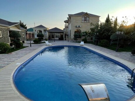 6 otaqlı həyət evi/bağ evi - Mərdəkan q. - 350 m²