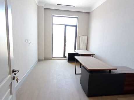 4 otaqlı ofis - Ağ şəhər q. - 240 m²