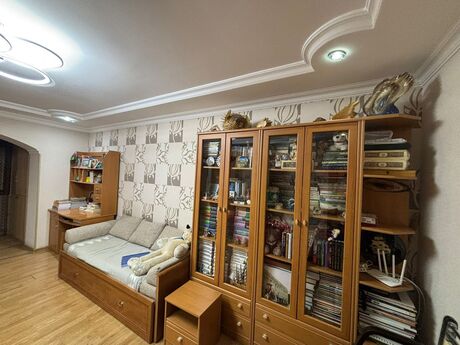 3 otaqlı köhnə tikili - Neftçilər m. - 80 m²