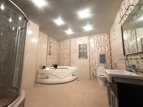 Объявление №6046990 - Баку, м. 28 мая, 3-комн., 153 м², 12/15 этаж