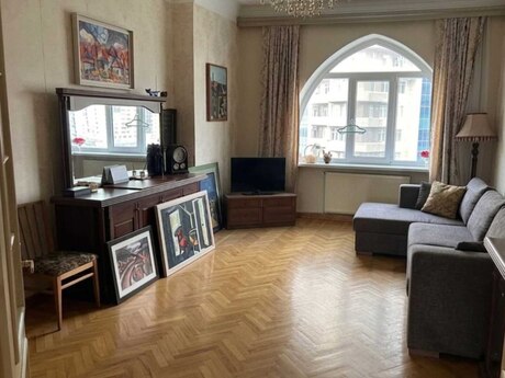 5 otaqlı köhnə tikili - 28 May m. - 160 m²