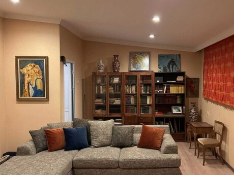 5 otaqlı köhnə tikili - 28 May m. - 160 m²