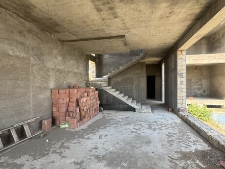 6 otaqlı həyət evi/bağ evi - Badamdar q. - 440 m²