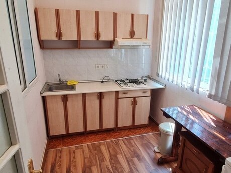 2 otaqlı ofis - 28 May m. - 80 m²