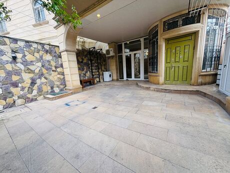 5 otaqlı həyət evi/bağ evi - Nəsimi m. - 250 m²