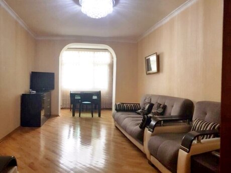 2 otaqlı köhnə tikili - Elmlər Akademiyası m. - 55 m²