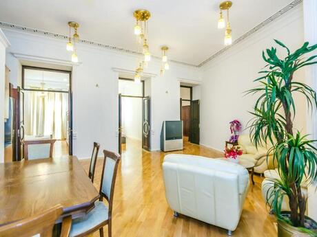 4 otaqlı köhnə tikili - Səbail r. - 120 m²