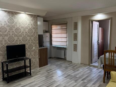 Elan №6047372 - Bakı, İçəri Şəhər m., 3 otaqlı, 45 m², 3/5 mərtəbə