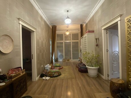 4 otaqlı yeni tikili - İnşaatçılar m. - 157 m²