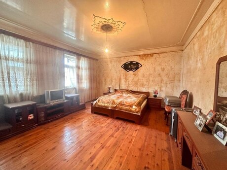 8 otaqlı həyət evi/bağ evi - Xətai r. - 340 m²