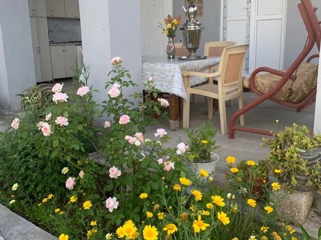 2 otaqlı həyət evi/bağ evi - Şüvəlan q. - 90 m²