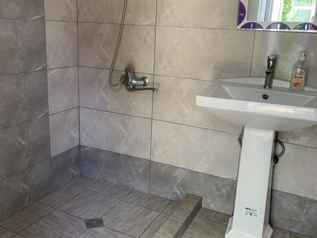 2 otaqlı həyət evi/bağ evi - Şüvəlan q. - 90 m²