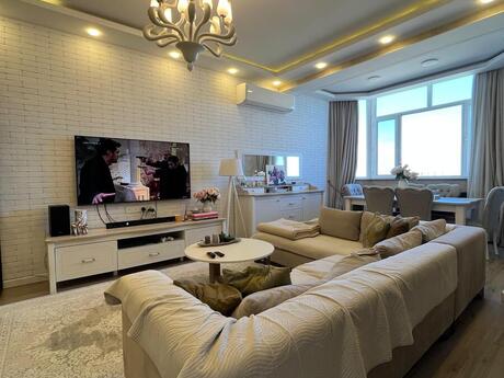 4 otaqlı yeni tikili - İnşaatçılar m. - 100 m²