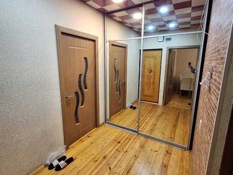 2 otaqlı köhnə tikili - Azadlıq Prospekti m. - 65 m²