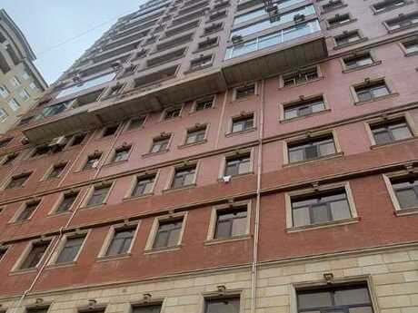 3-комнатная квартира, 147 м², 8 Noyabr: 400 000 ₼ 3