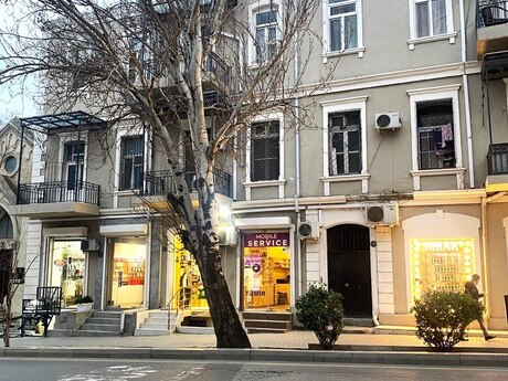 3 otaqlı yeni tikili - 28 May m. - 80 m²