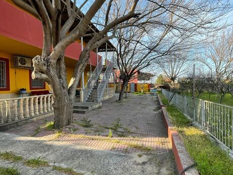 6 otaqlı həyət evi/bağ evi - Novxanı q. - 175 m²