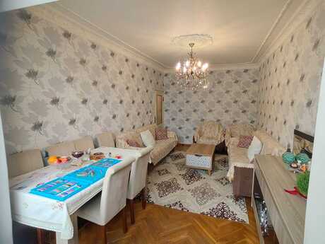 3 otaqlı köhnə tikili - 9-cu mikrorayon q. - 85 m²