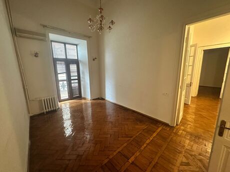 Объявление №6047858 - Баку, м. Сахил, 3-комн., 80 м²