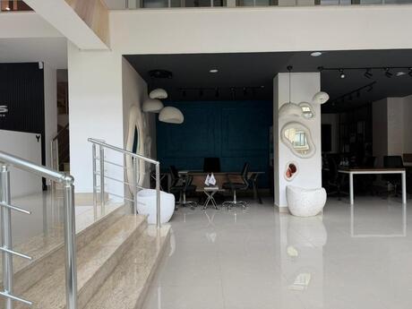 Obyekt - Şah İsmayıl Xətai m. - 300 m²