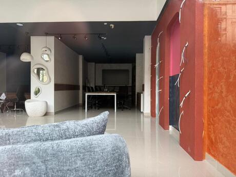 Obyekt - Şah İsmayıl Xətai m. - 300 m²