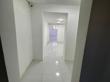 6-комн. офис - м. Иншаатчылар - 140 м²