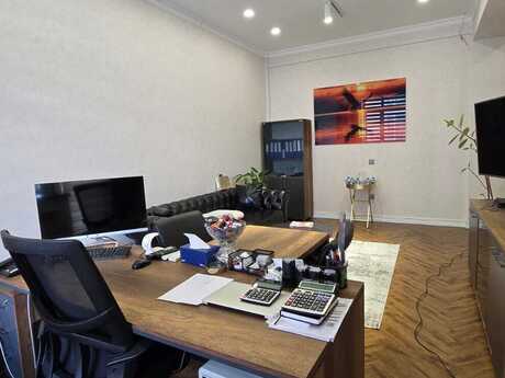 5 otaqlı ofis - Koroğlu m. - 240 m²