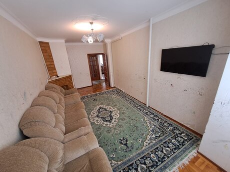 5 otaqlı köhnə tikili - Massiv A q. - 125 m²