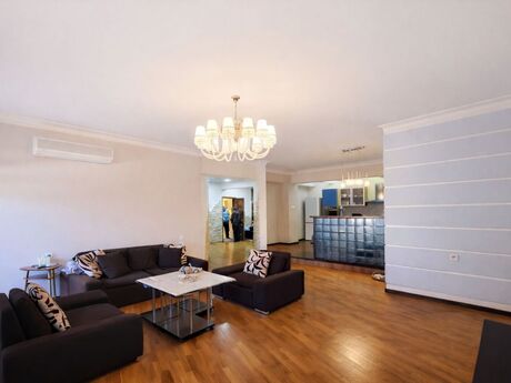 3-комн. новостройка - м. Элмляр Академиясы - 160 м²