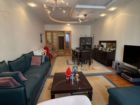 3 otaqlı yeni tikili - Nəsimi r. - 135 m²