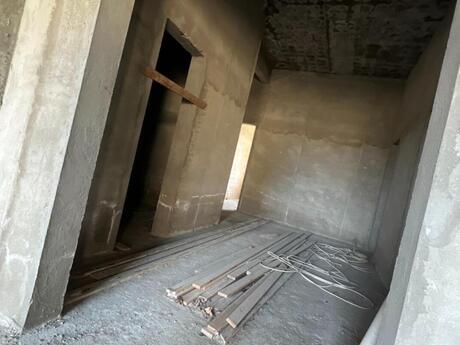 6 otaqlı həyət evi/bağ evi - Şüvəlan q. - 365 m²