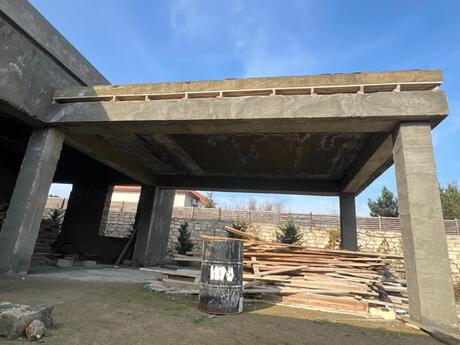 6 otaqlı həyət evi/bağ evi - Şüvəlan q. - 365 m²