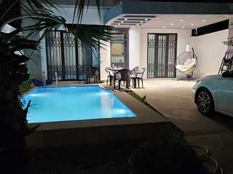 3 otaqlı həyət evi/bağ evi - Şüvəlan q. - 200 m²