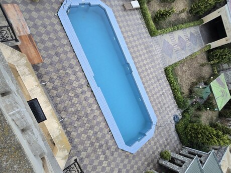 7 otaqlı həyət evi/bağ evi - Mərdəkan q. - 550 m²