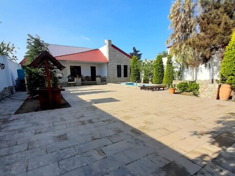 4 otaqlı həyət evi/bağ evi - Şüvəlan q. - 200 m²