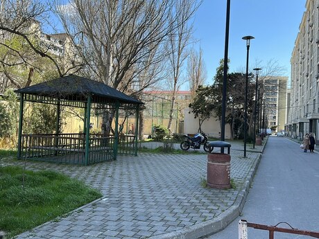 4 otaqlı köhnə tikili - Həzi Aslanov q. - 100 m²