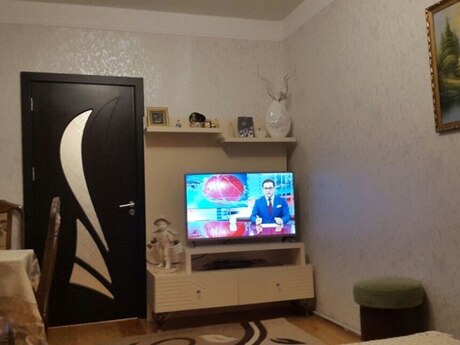 4 otaqlı köhnə tikili - Yeni Günəşli q. - 90 m²