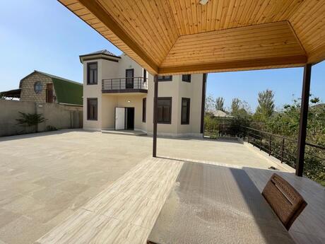 6 otaqlı həyət evi/bağ evi - Novxanı q. - 280 m²
