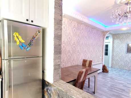 3 otaqlı köhnə tikili - Əhmədli m. - 70 m²