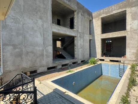 6 otaqlı həyət evi/bağ evi - Badamdar q. - 435 m²