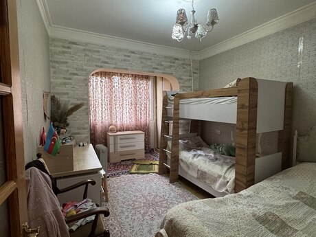 3 otaqlı köhnə tikili - 8-ci mikrorayon q. - 100 m²