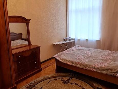 2 otaqlı köhnə tikili - Nizami m. - 56 m²