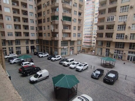 3 otaqlı yeni tikili - 8 Noyabr m. - 135 m²