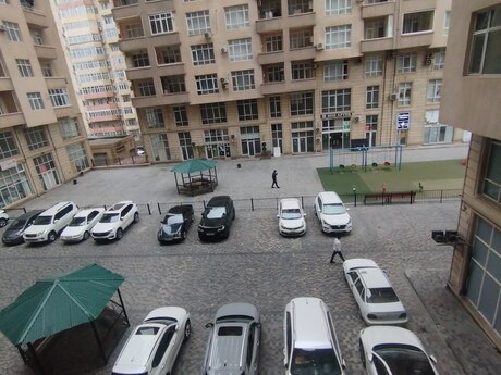 3 otaqlı yeni tikili - 8 Noyabr m. - 135 m²