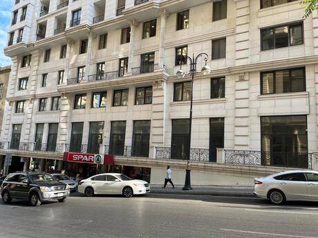 Obyekt - İçəri Şəhər m. - 1150 m²