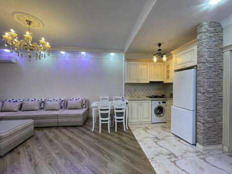 2 otaqlı yeni tikili - 8 Noyabr m. - 70 m²