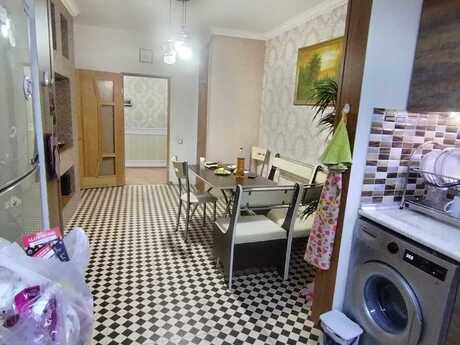 4 otaqlı köhnə tikili - Yeni Günəşli q. - 100 m²