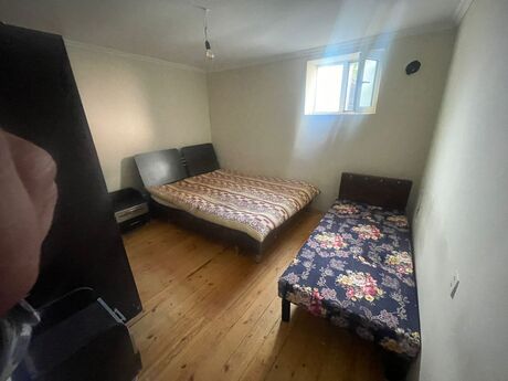 2 otaqlı həyət evi/bağ evi - M.Ə.Rəsulzadə q. - 45 m²