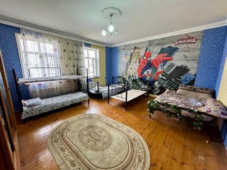 9 otaqlı həyət evi/bağ evi - Əhmədli q. - 500 m²