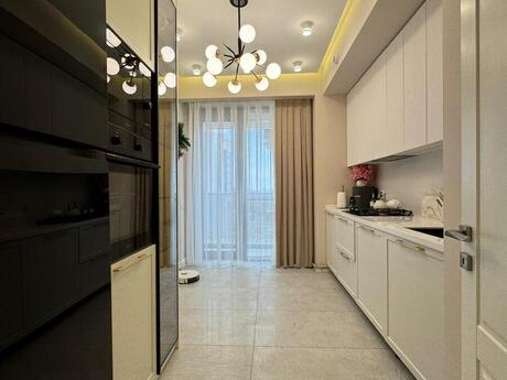 3-комн. новостройка - м. Бакмил - 86 м²